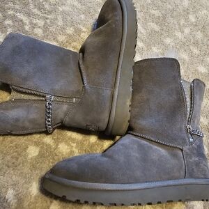 Ugg short sparkle zipper boot